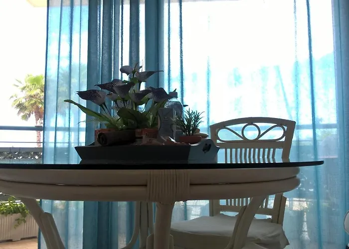 Orange Sunset, Seaview & Front Apartmán *