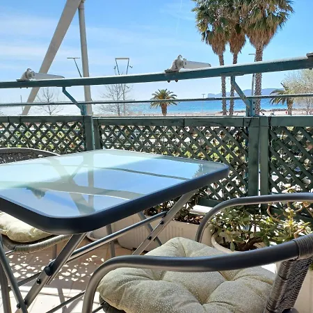 Orange Sunset, Seaview&beach Front Apartment *