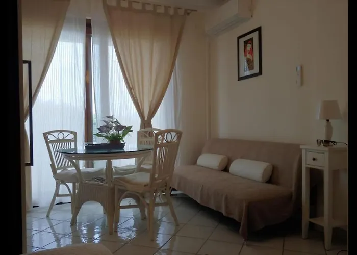 Orange Sunset, Seaview & Front Apartman *